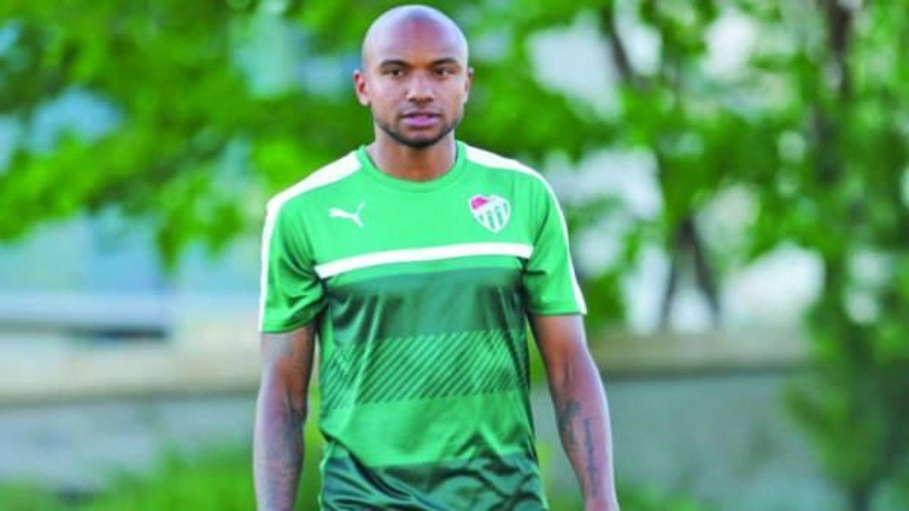Bursaspor'da ayrılık: S&ouml;zleşmesi feshedildi