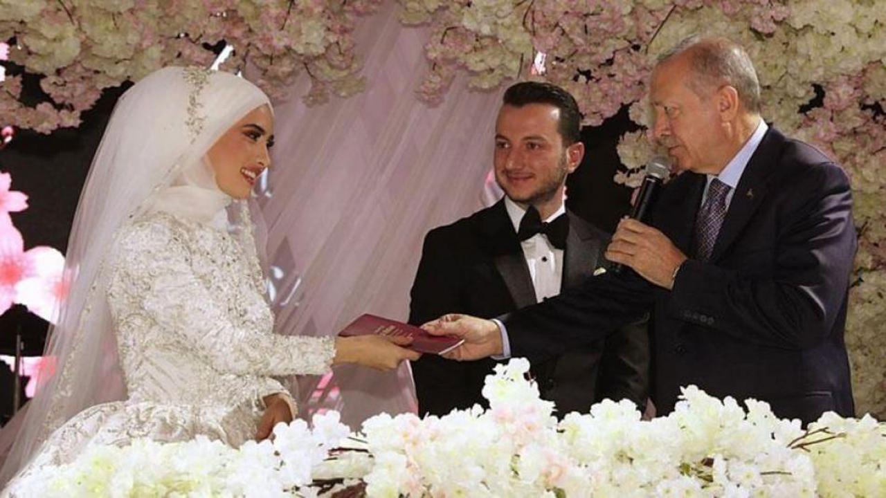Başkan Erdoğan aynı g&uuml;nde iki kez nikah şahidi oldu