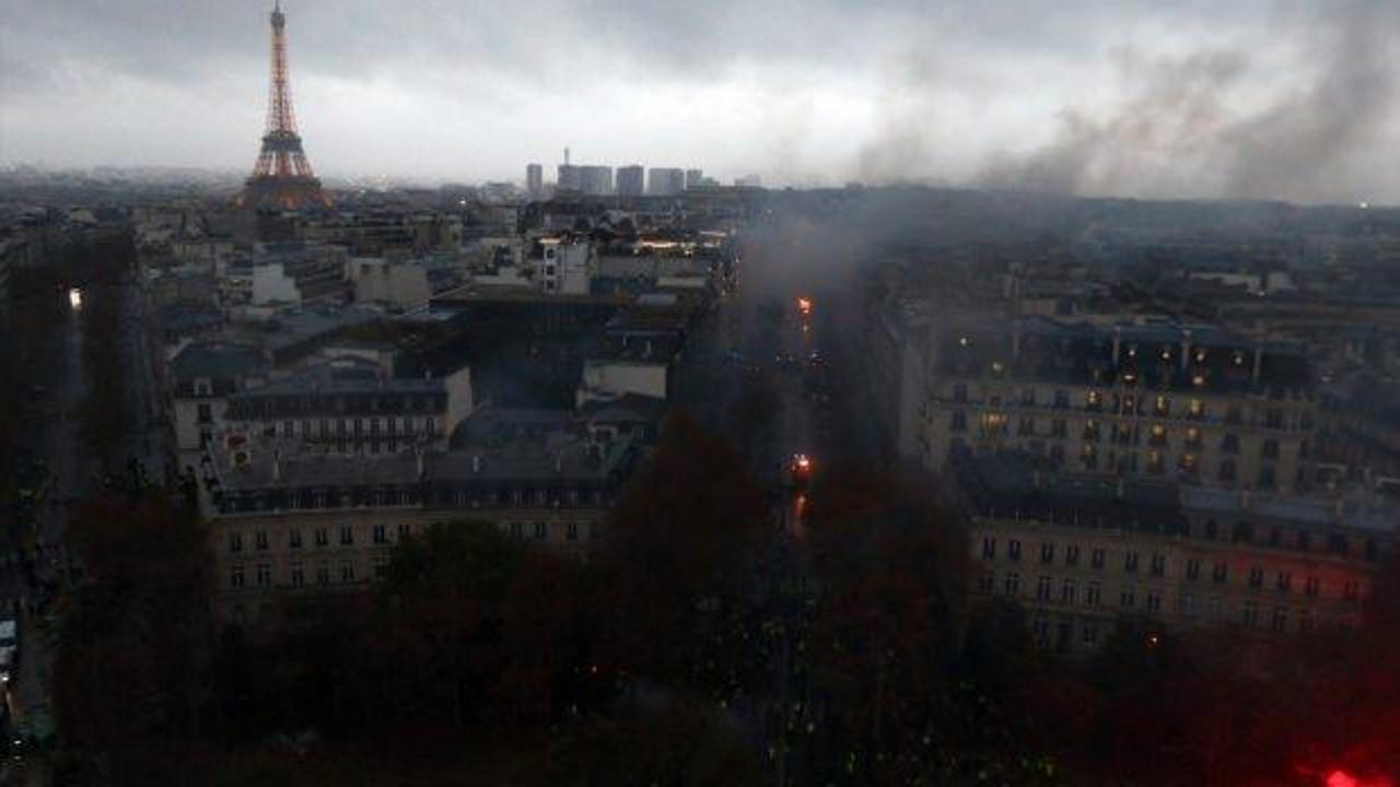 Paris yanıyor: Bunlar Nazi ordusu
