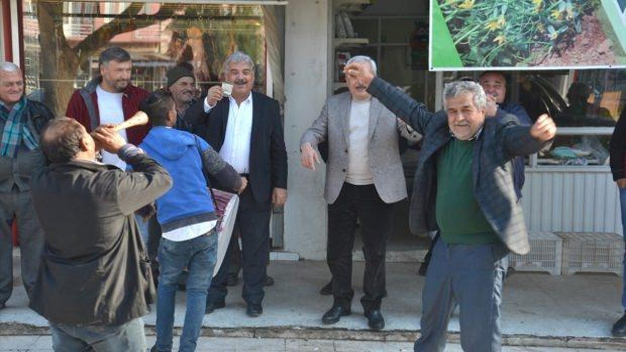 Zeybekçi'nin adaylığını zeybek oynayarak kutladılar