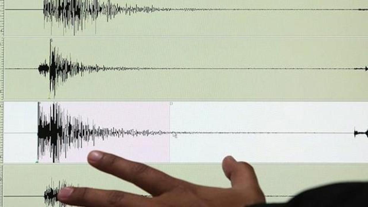 Endonezya'da 6.2'lik deprem