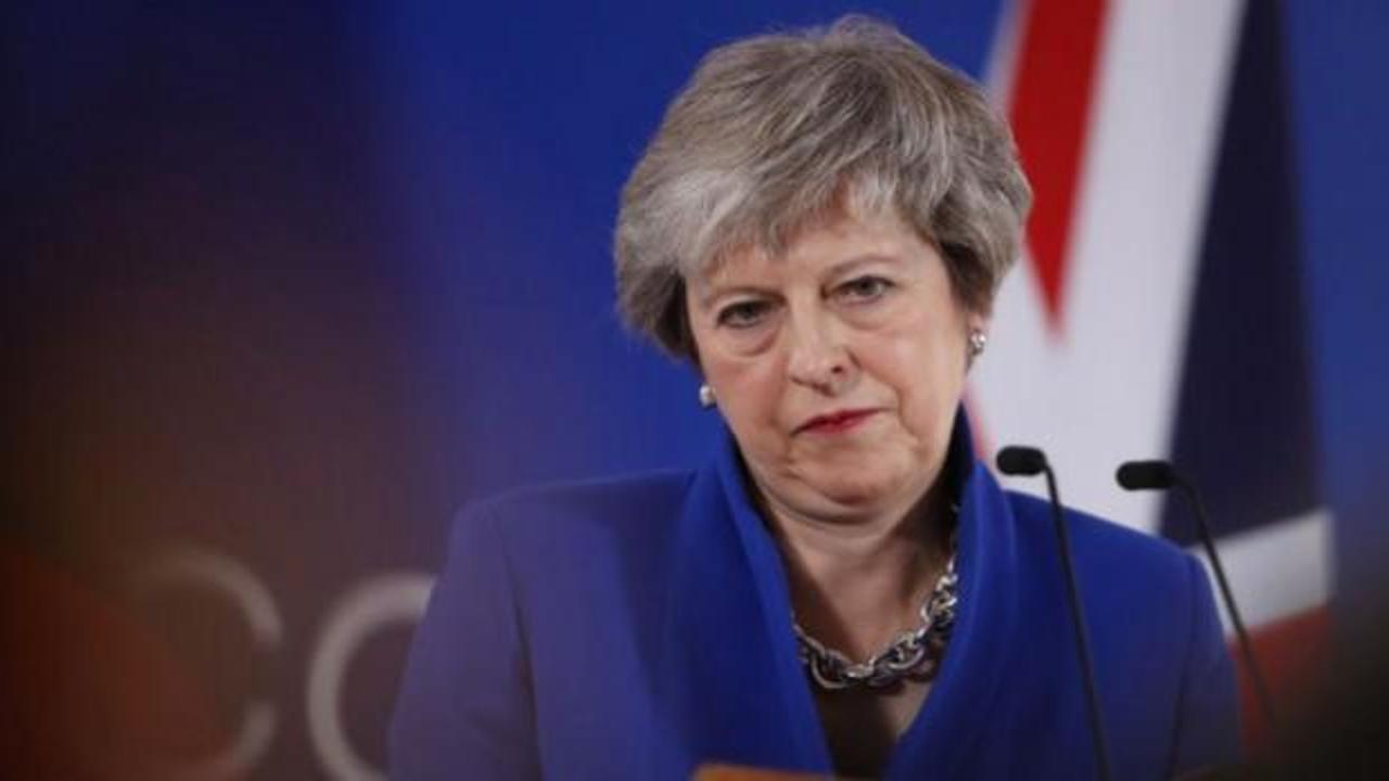 Theresa May sinirlendi: İngiliz halkına hakaret!