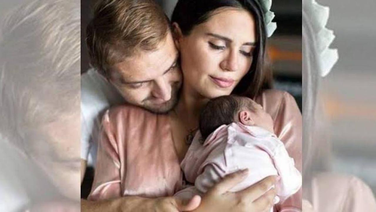 Ünlü oyuncu Şükran Ovalı’nın yeni doğan bebeği yoğun bakımda