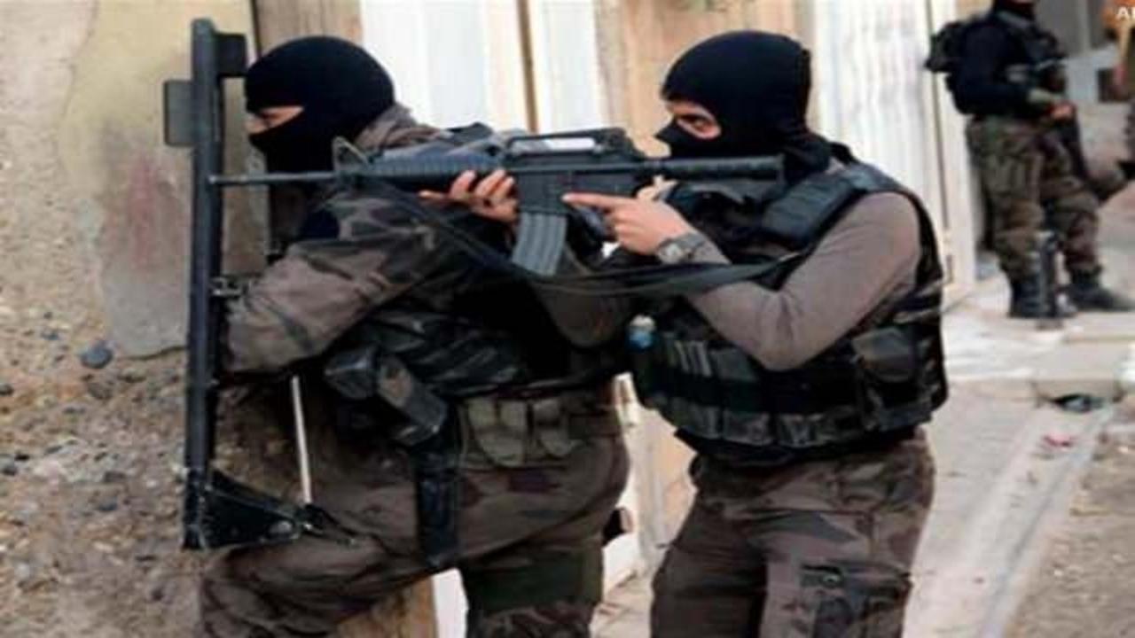 Polisle ter&ouml;ristler arasında &ccedil;atışma! 1 şehit