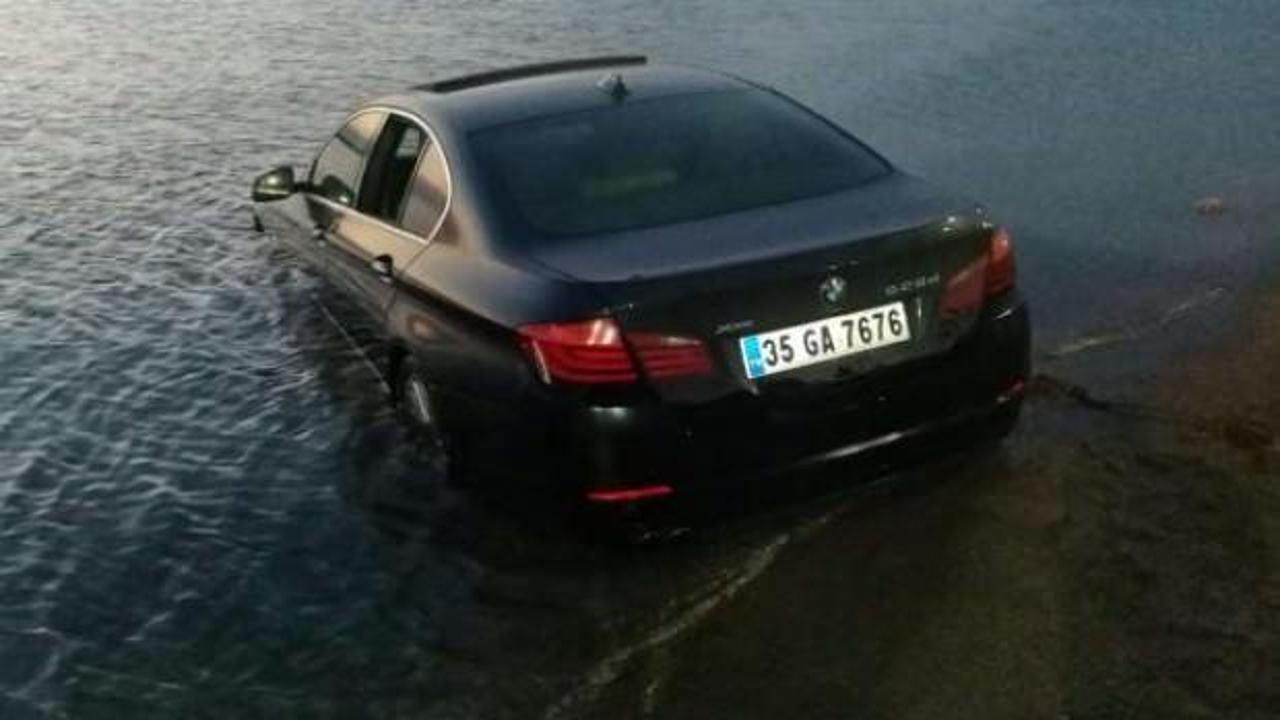 Fren yerine gaza bastığı otomobil denize u&ccedil;tu