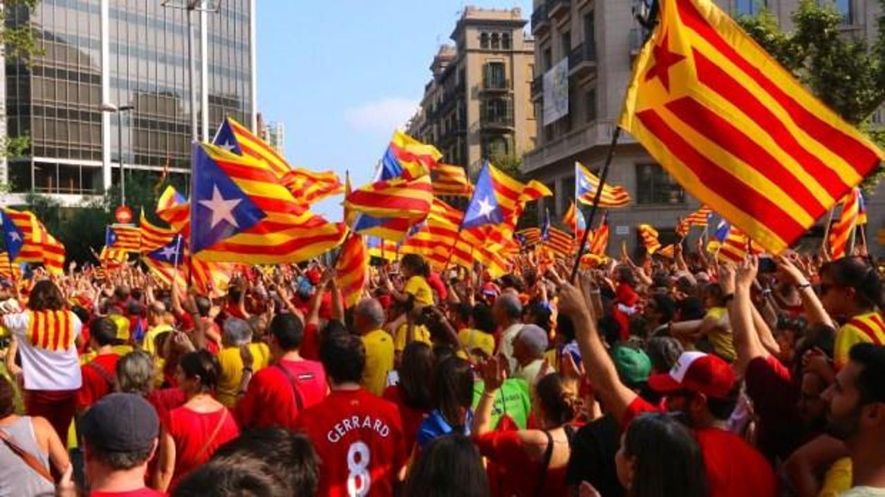 Katalonya'da eylemler başladı! Yollar kapatıldı