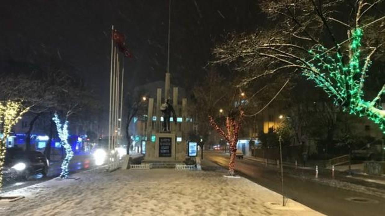 Keşan&rsquo;da okullar kar nedeniyle bug&uuml;n tatil