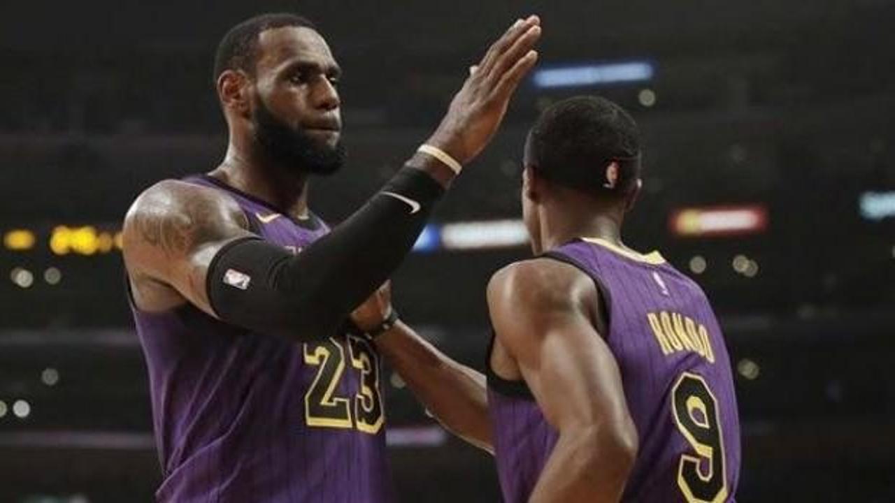 LeBron James 'triple-double' yaptı! Lakers kazandı