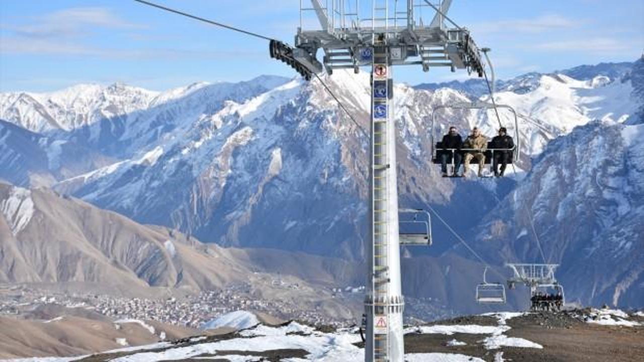 2 bin 800 rakımlı Hakkari kayak merkezi sezonu açtı