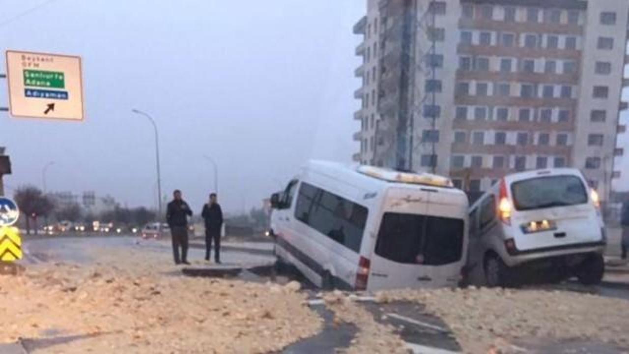 Gaziantep'te yol çöktü, araçlar çukura düştü
