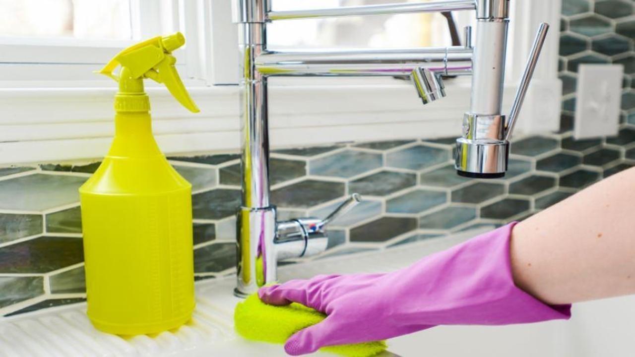 Eskimiş silikon nasıl çıkarılır?