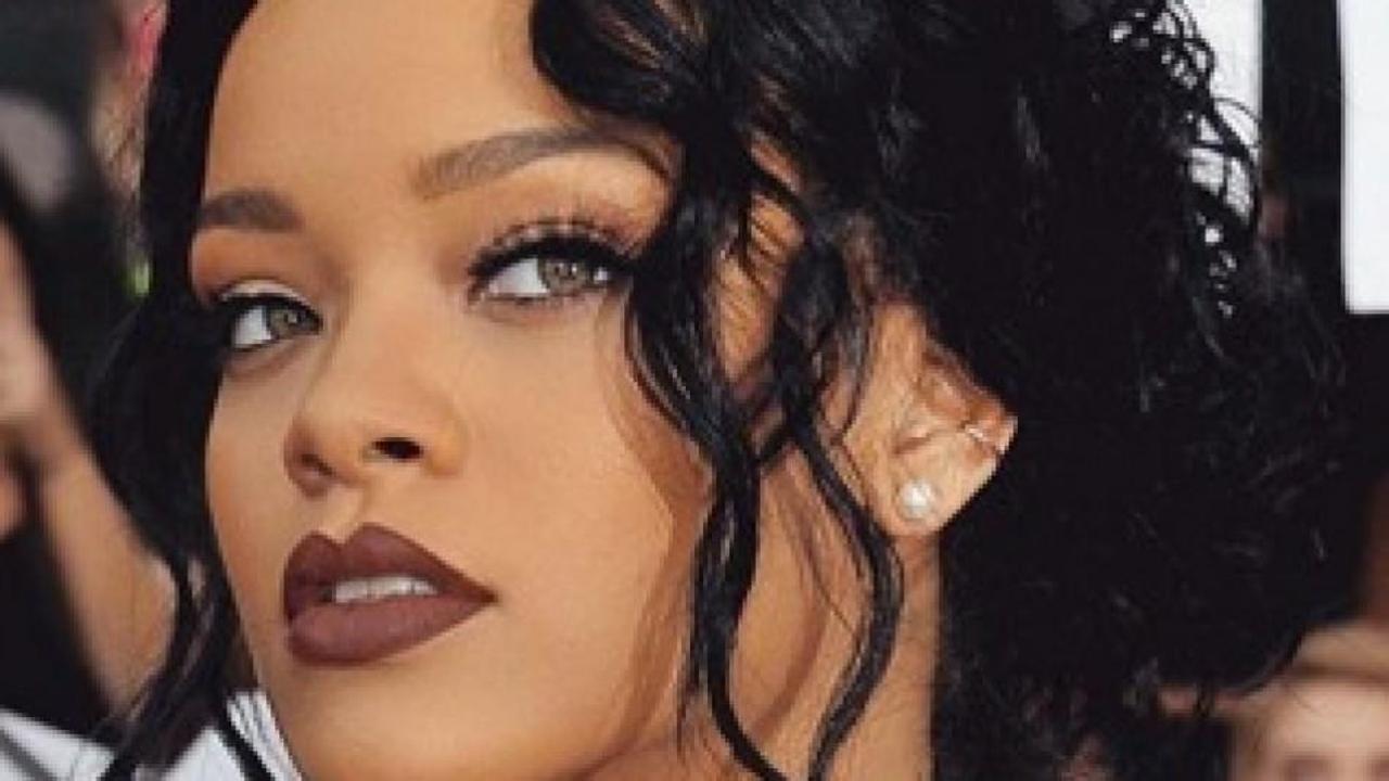 Rihanna'dan hayranlarına yeni alb&uuml;m m&uuml;jdesi!
