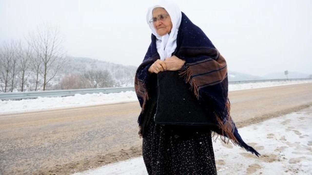 Kuran okuyabilmek i&ccedil;in 2 km'lik yolu y&uuml;r&uuml;yor!