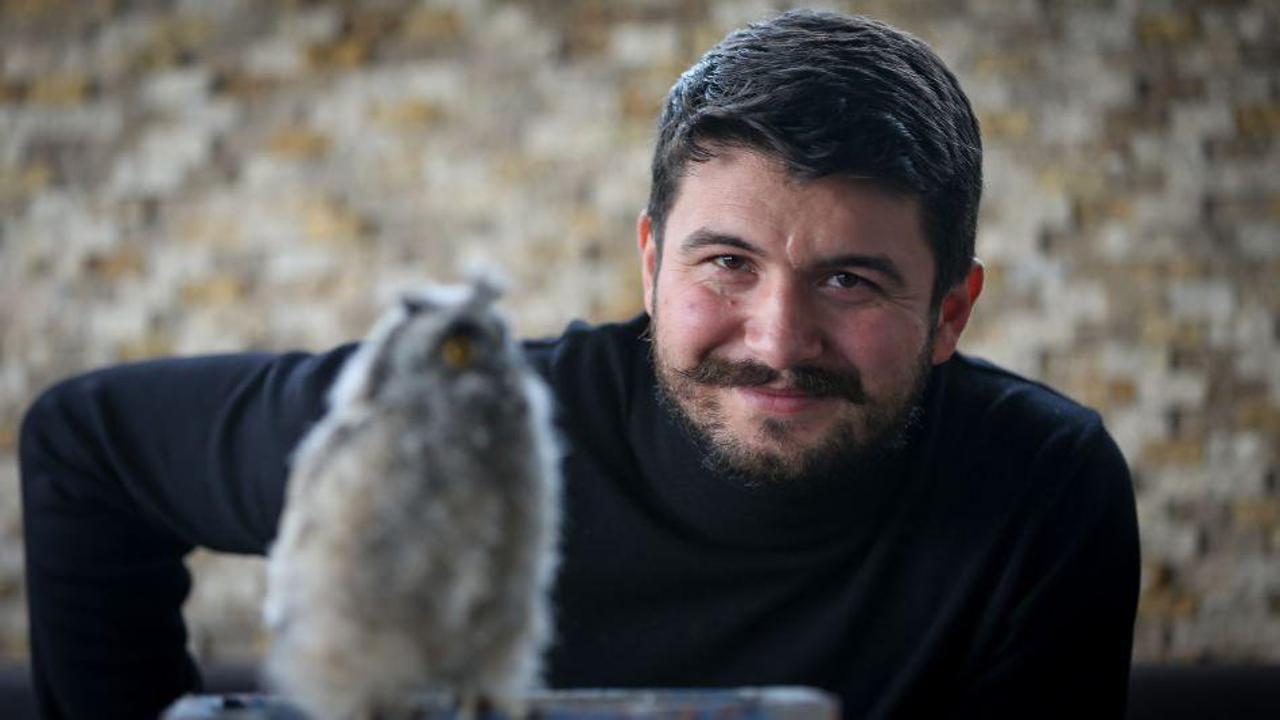 Bursalı bir fotoğrafçı evinde flamingo besliyor!