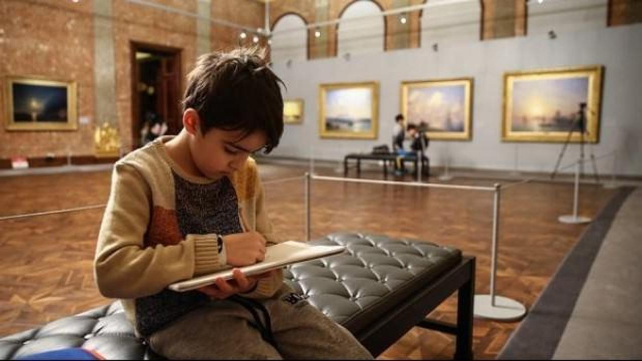 Çocukların Ayvazovski tablosuna karşı resim keyfi