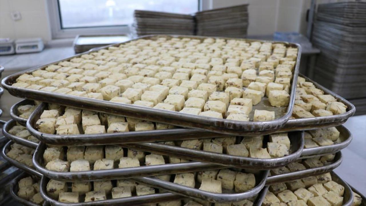 Kavala kurabiyesinin  ayda 3 ton satışı yapılıyor!