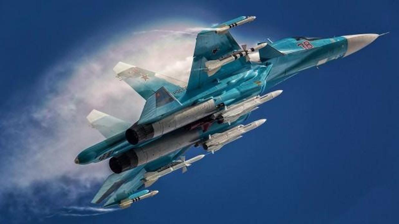 Rusya'da iki savaş uçağı havada çarpıştı!