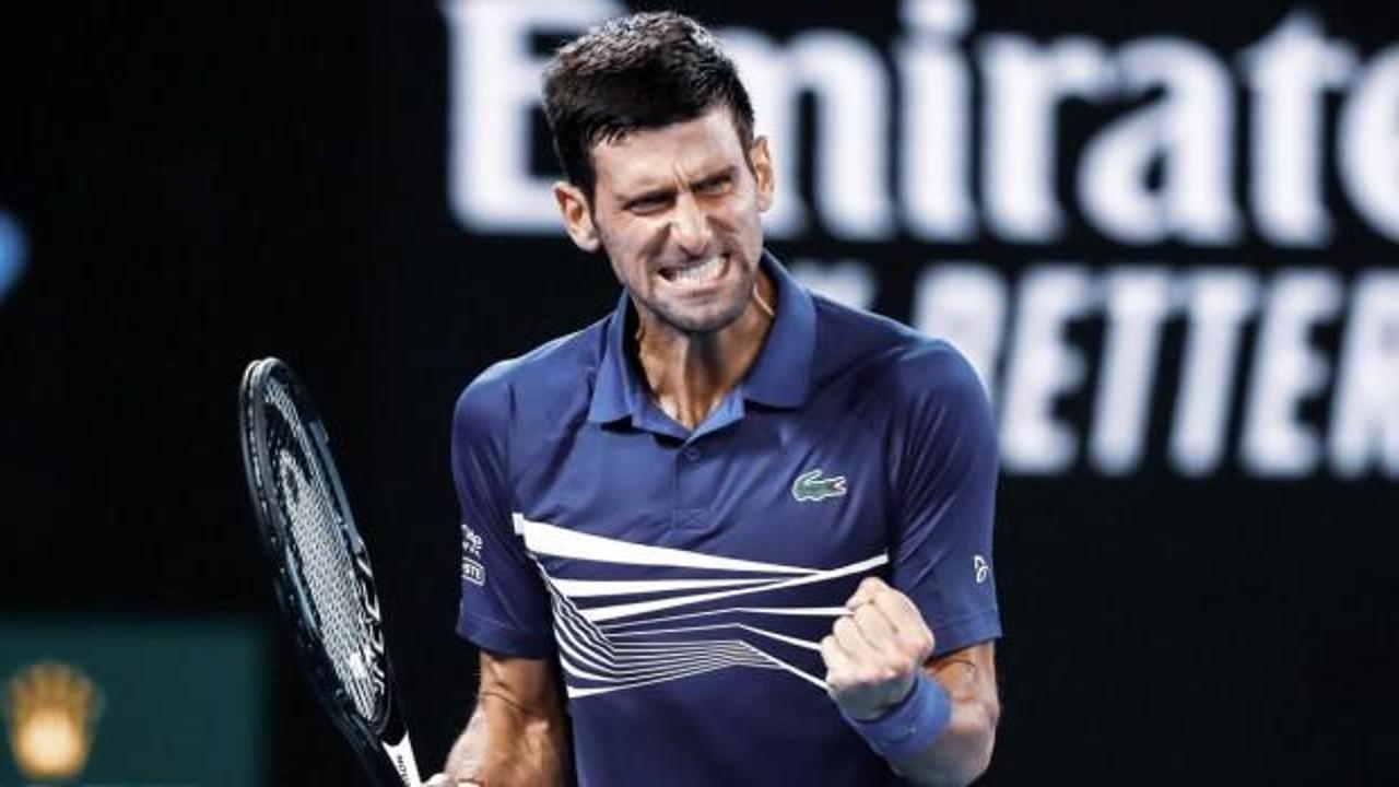 Novak Djokovic set verdi ama turladı