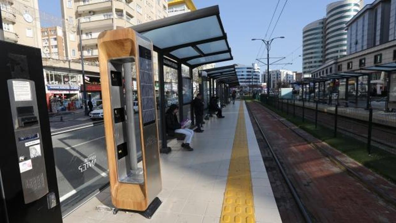 Tramvay duraklarına solar şarj istasyonu