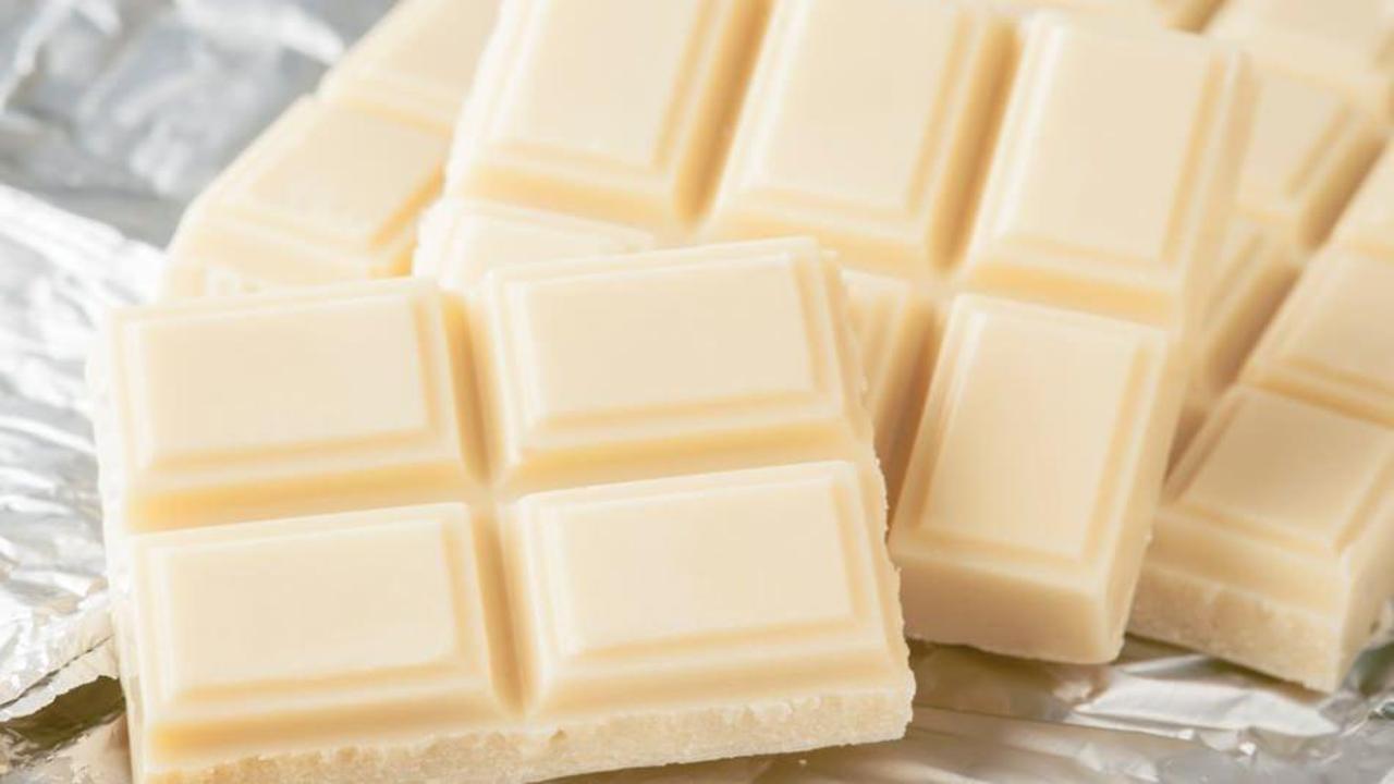 Beyaz &ccedil;ikolatanın zararları nelerdir? Beyaz &ccedil;ikolata ger&ccedil;ek &ccedil;ikolata mı?