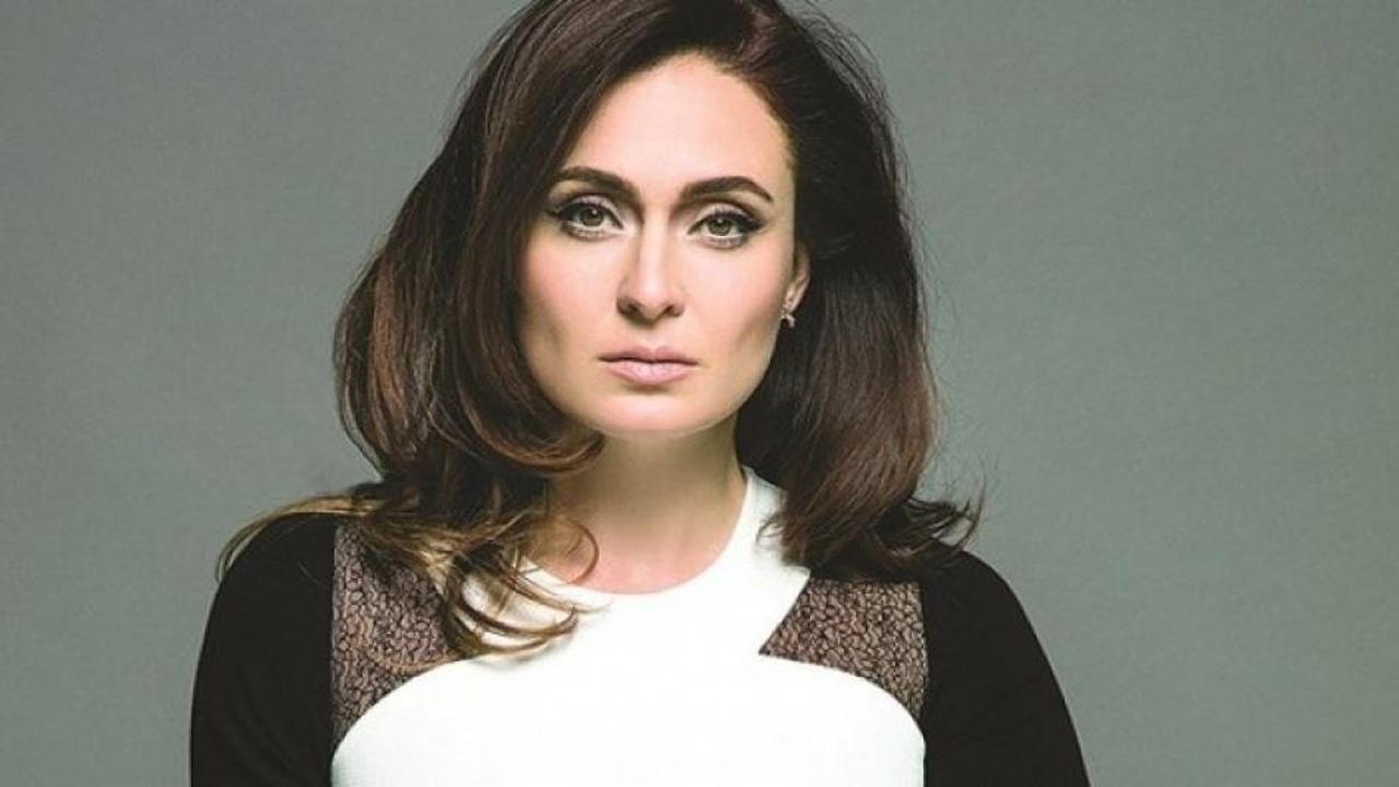 Ceyda Düvenci'den moral veren paylaşım: Suratsız Ceyda!