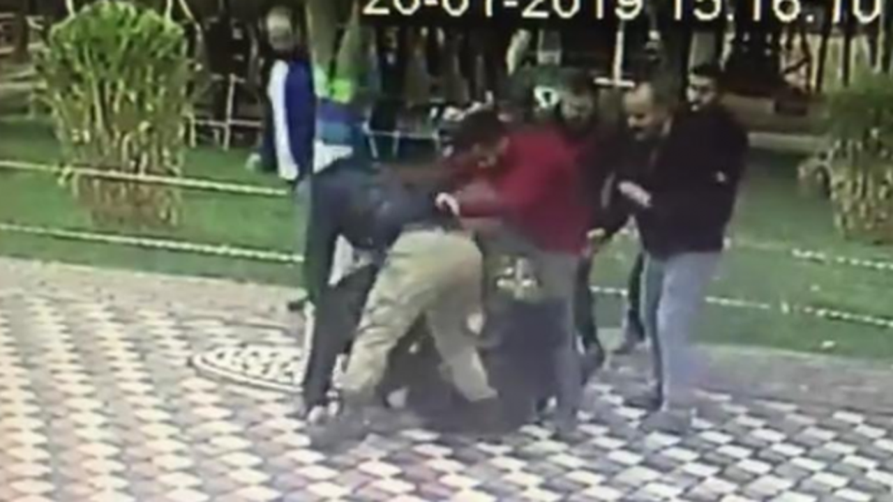 Gen&ccedil; &ccedil;ifti d&ouml;v&uuml;p serbest bırakılmışlardı... Tekrar g&ouml;zaltı!