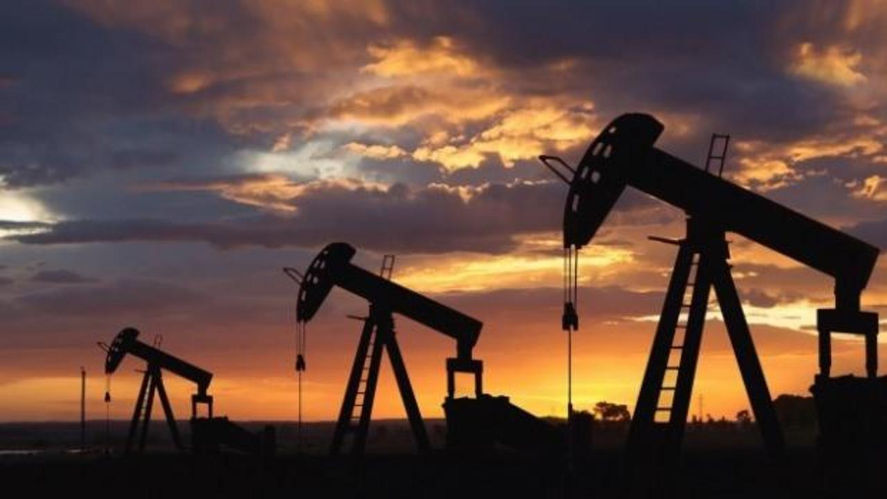 Brent petrolün varili 62,04 dolar