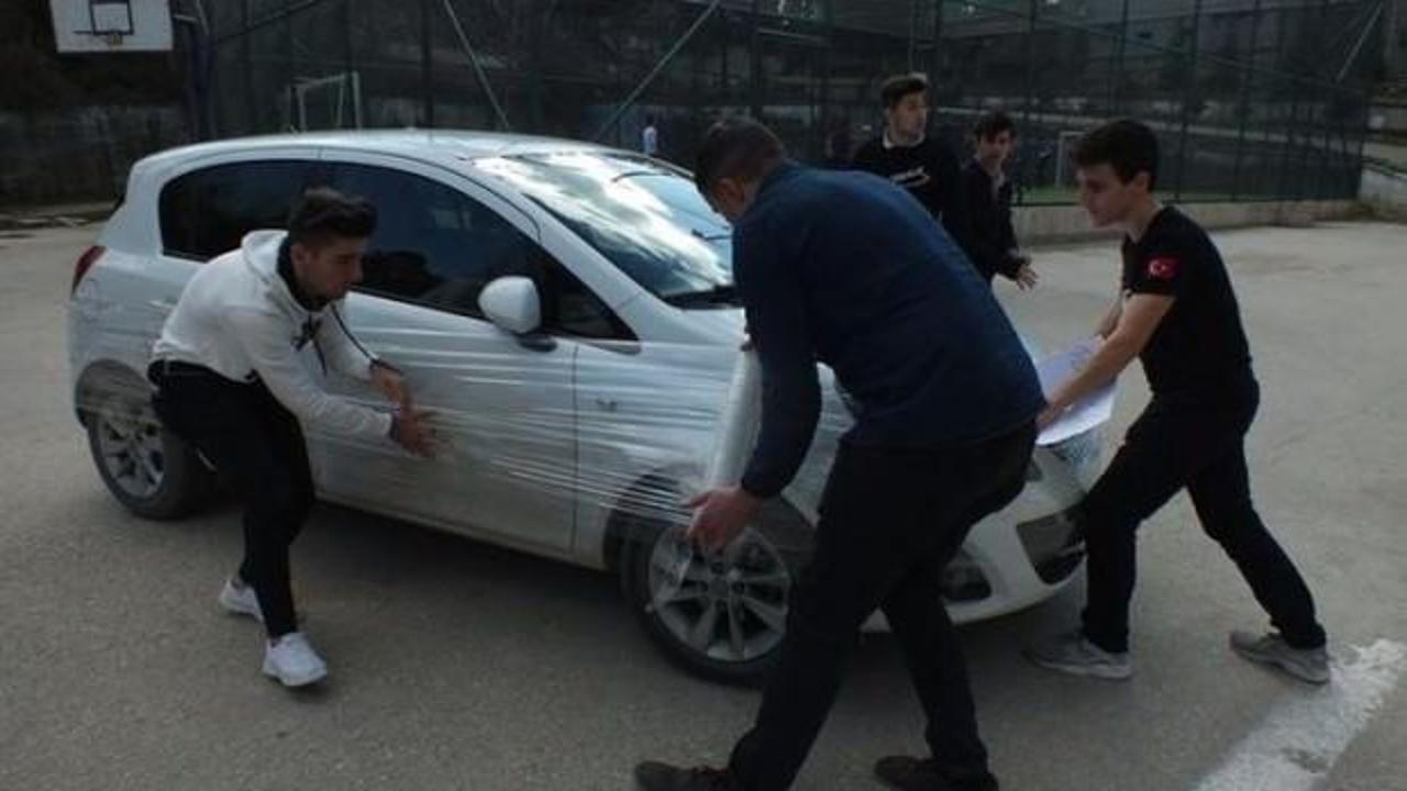 Emekliye ayrılan &ouml;ğretmene g&ouml;r&uuml;lmemiş şaka!