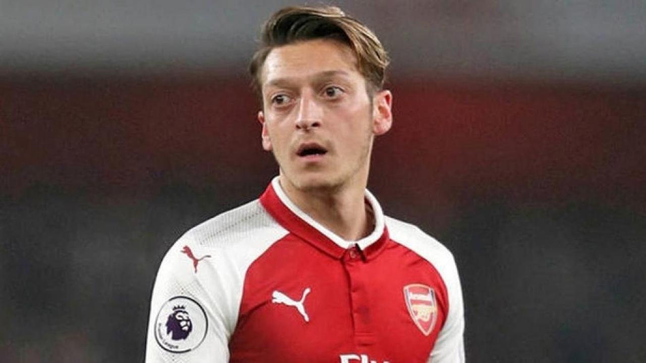 Mesut Özil: Biz Türkler tarihe açız!