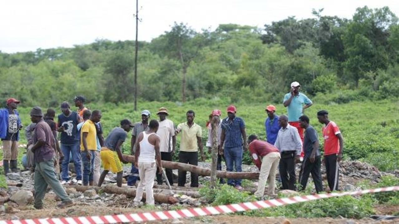 Zimbabve'de maden göçüğü: Canlı çıkamayacaklar!
