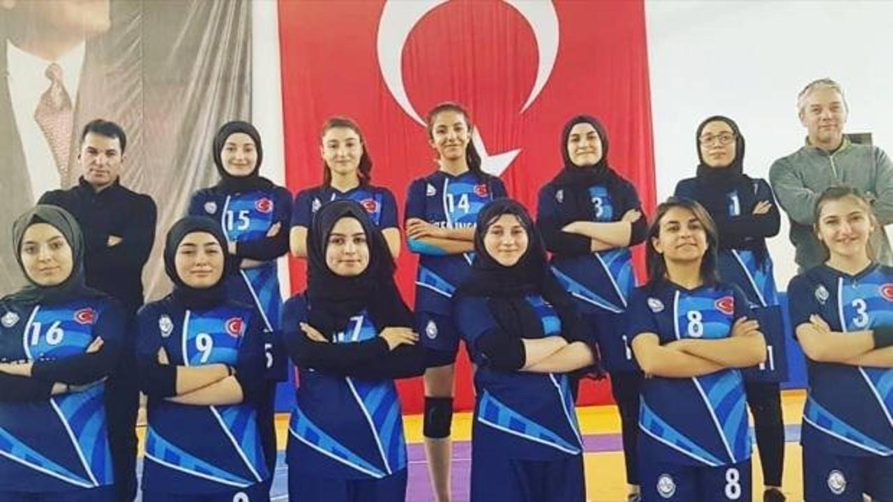 Oltu Anadolu Lisesi'nden voleybolda önemli başarı