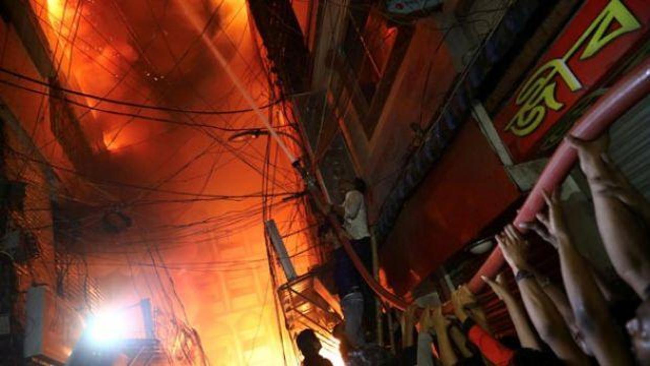 Bangladeş'in başkenti Dakka'da yangın faciası! En az 69 ölü