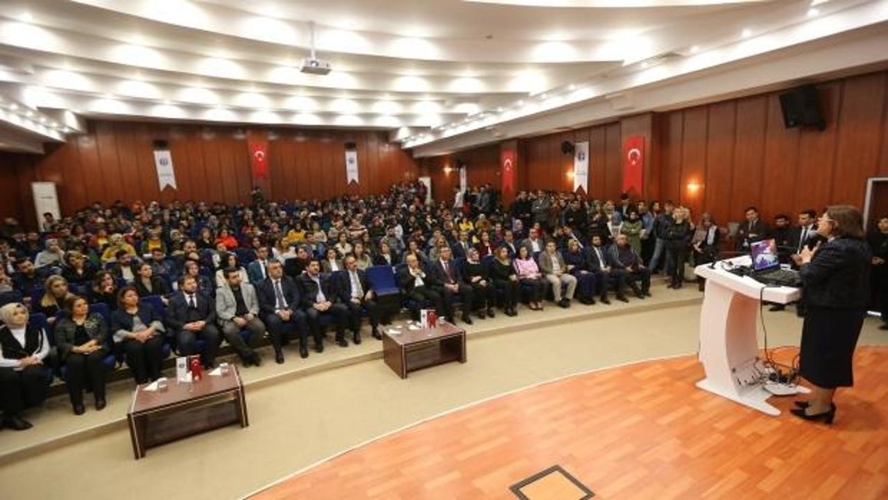 Başkan Şahin'in projeleri üniversite gençlerini heyecanlandırdı