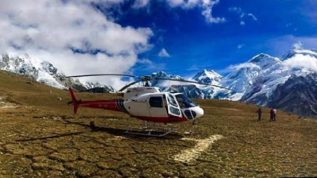 Nepal'de bakanı taşıyan helikopter düştü!