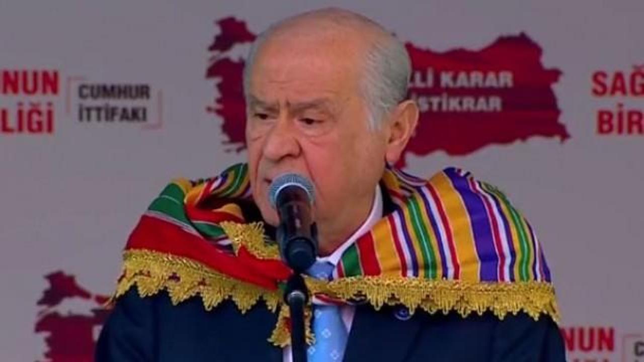 Bahçeli'den ilk mitinginde flaş çağrı: Vazgeçin