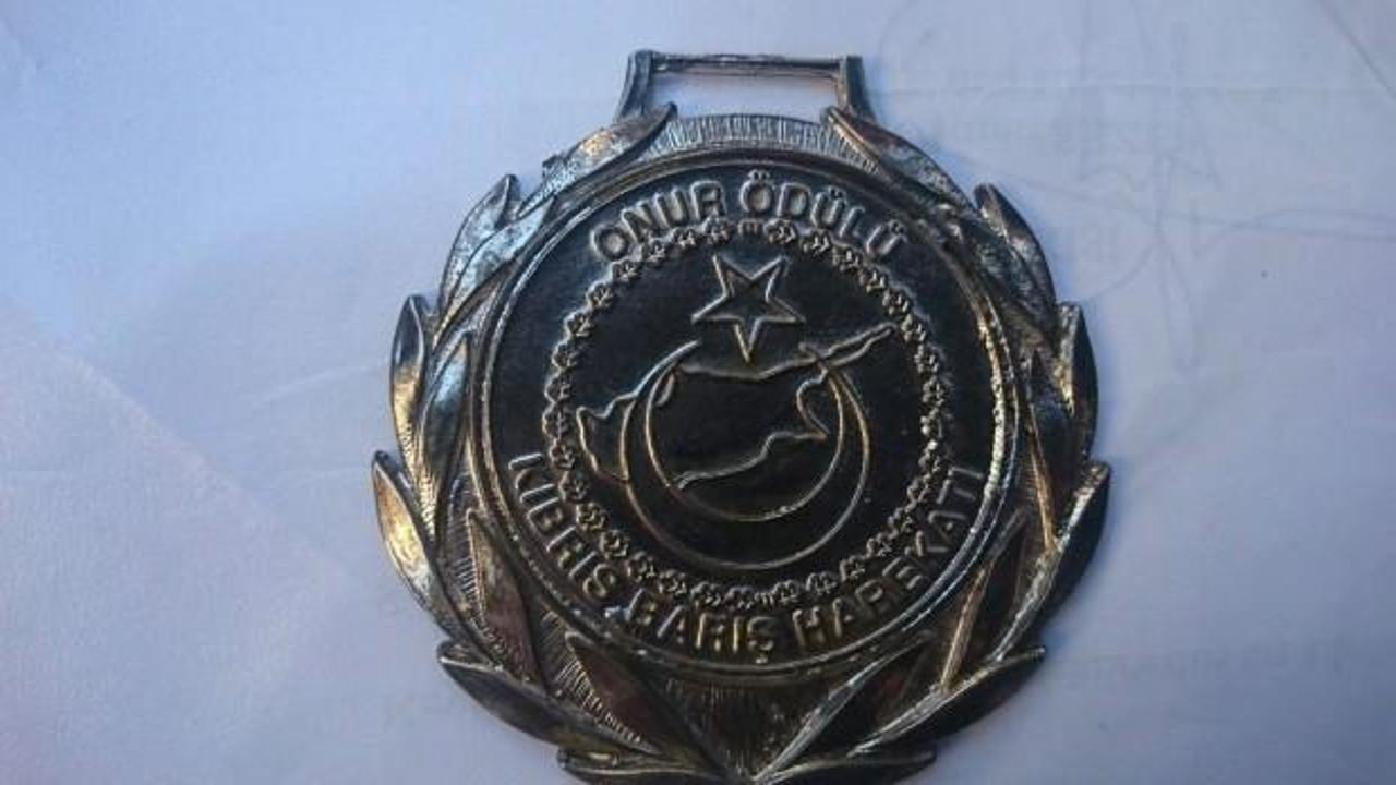 Kıbrıs gazisinin hatırası yerine bor&ccedil;ları kaldı!