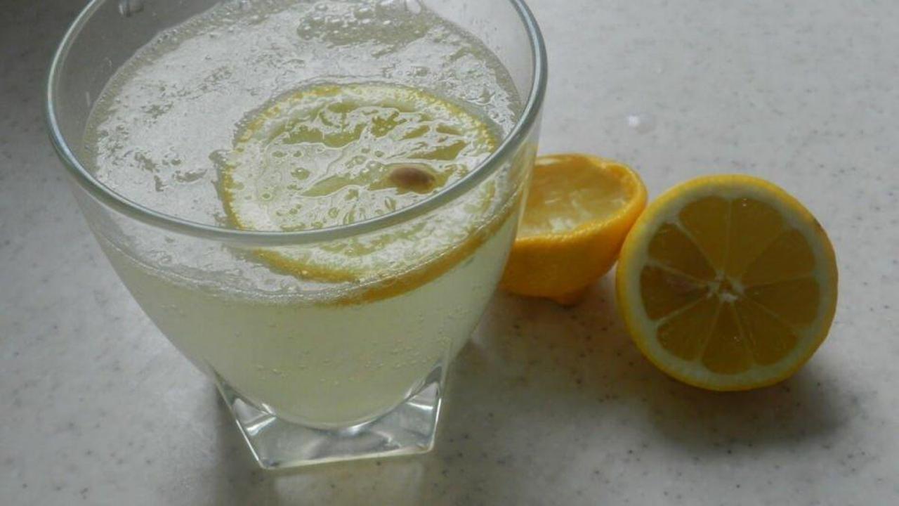 Limonun faydaları nelerdir? Bir ay boyunca limonlu ılık su içerseniz...