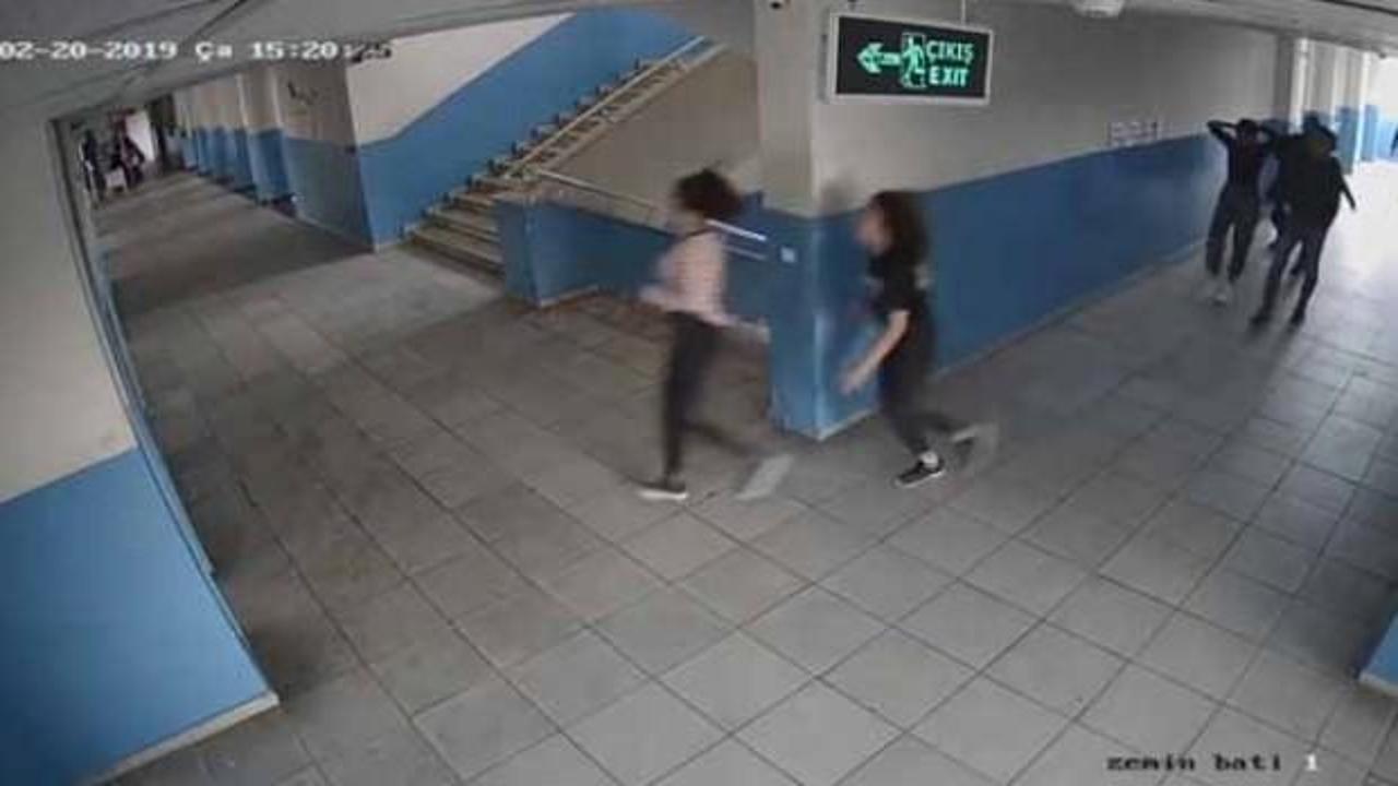 Yeni g&ouml;r&uuml;nt&uuml;ler ortaya &ccedil;ıktı! Kızlar sınıfta...
