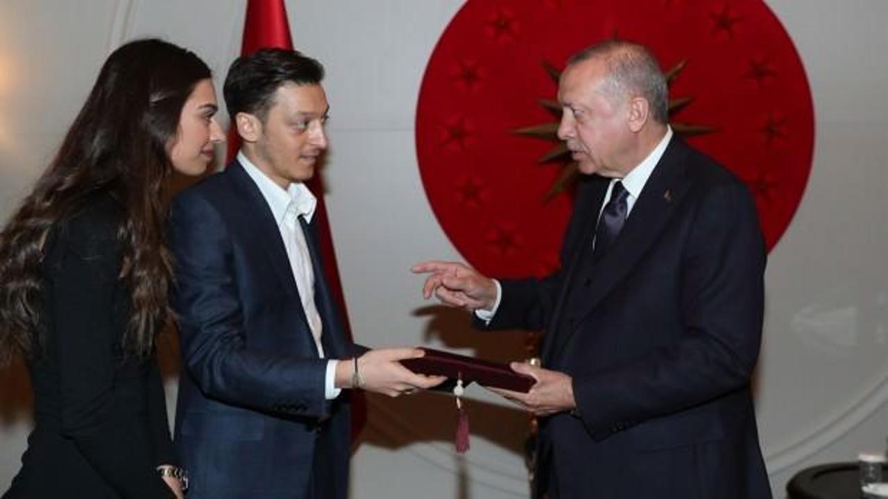Erdoğan, Mesut Özil ve nişanlısını kabul etti