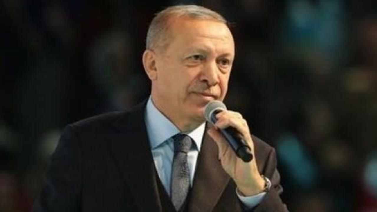 Erdoğan'a soru soran gence anlamlı cevap!