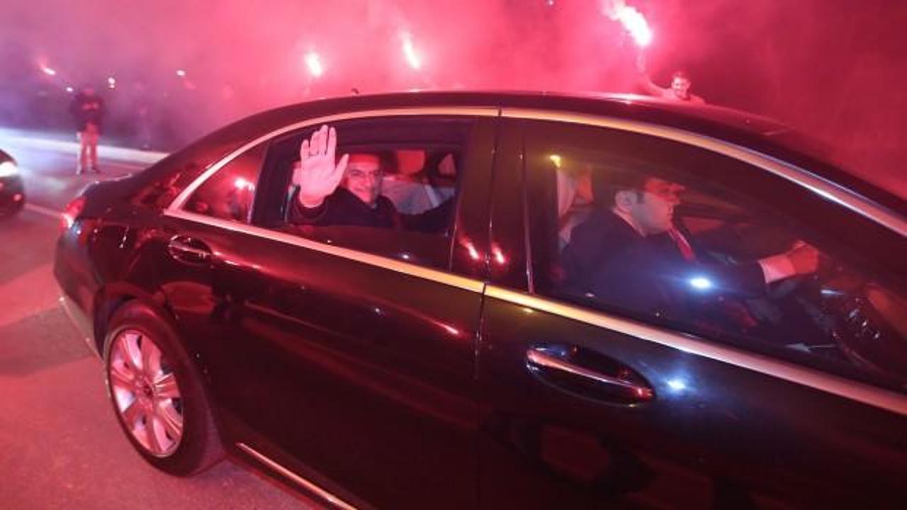 Binali Yıldırım'a meşaleli karşılama