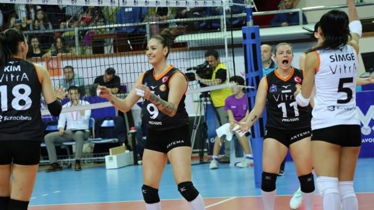 Eczacıbaşı VitrA, Kupa Voley'de yarı finalde