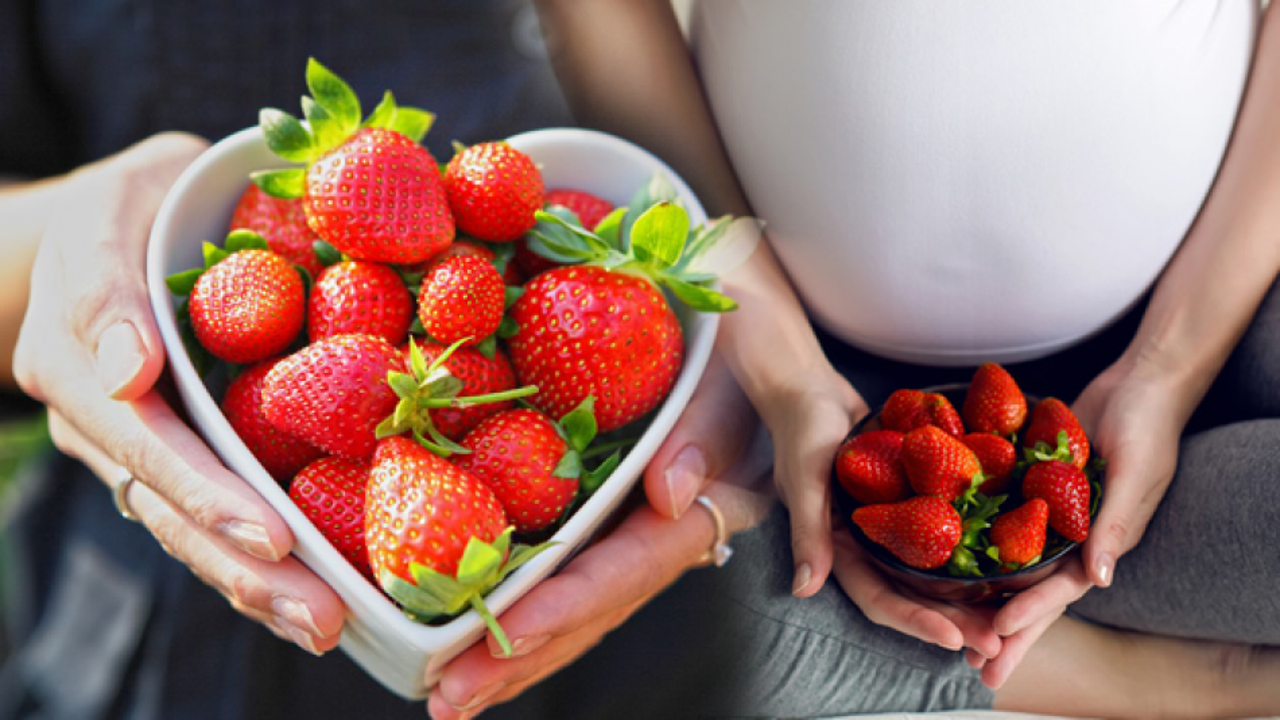 Hamilelikte çilek yemek leke yapar mı? Çileğin zararı var mı?