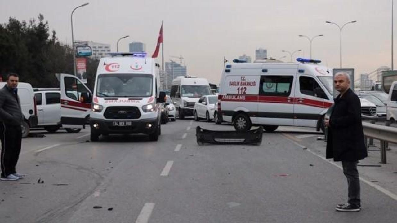  İstanbul'da trafiği kilitleyen kaza! 