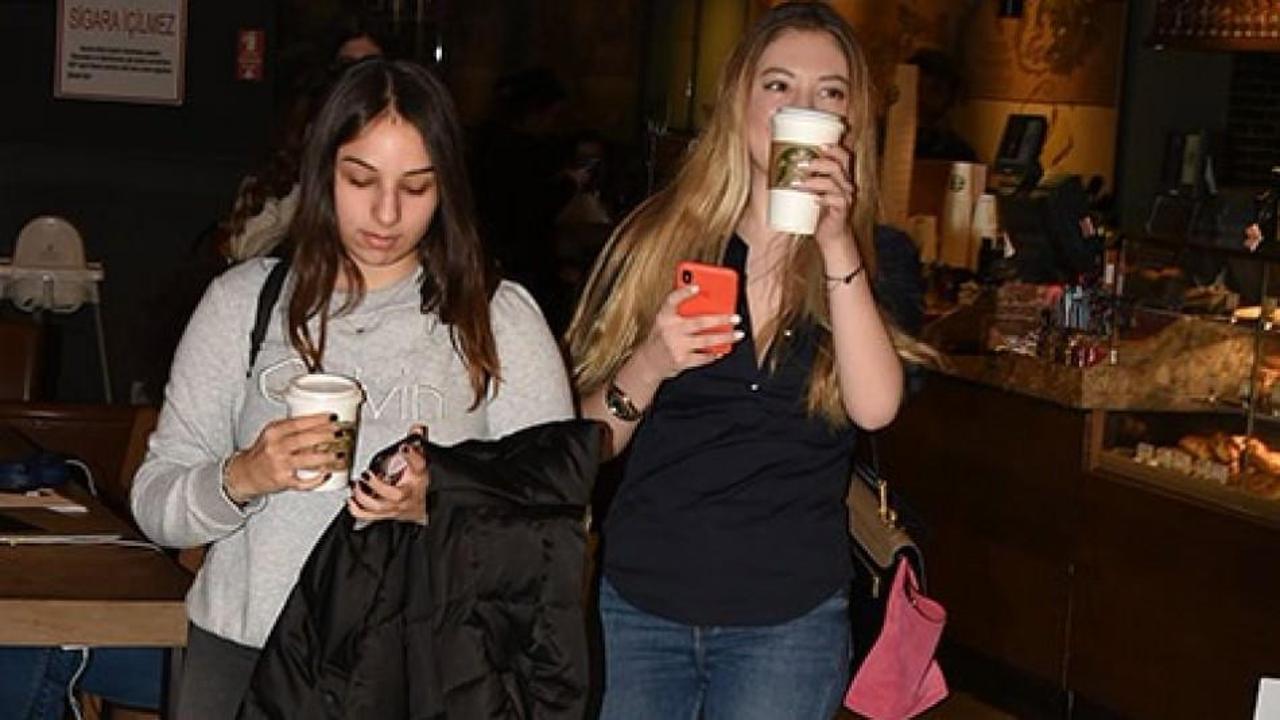 Yasemin Erbil gazetecileri kandırdı!