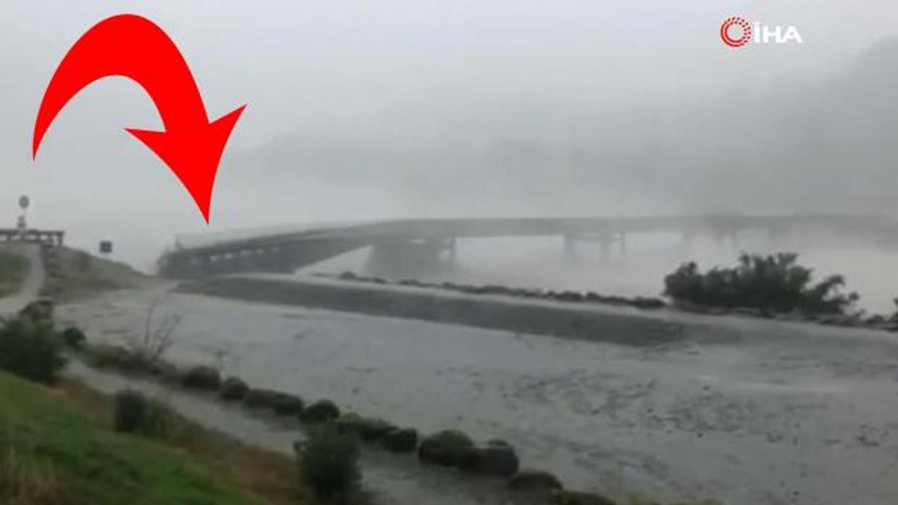 Yeni Zelanda'da sel suları köprüyü koparıp sürükledi!
