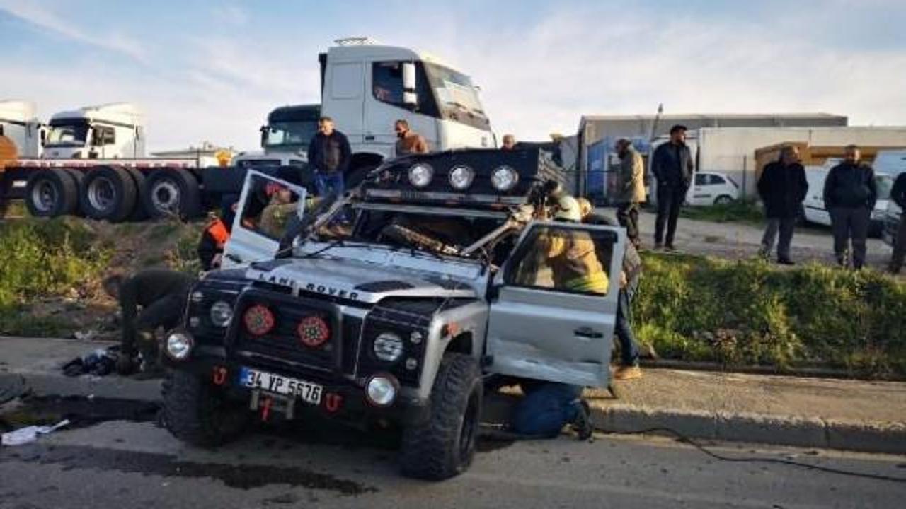 Ataşehir'de iki araç çarpıştı: 2 yaralı