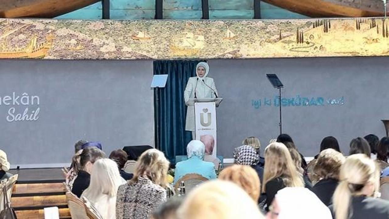 Emine Erdoğan, Üsküdar'da kadınlarla bir araya geldi