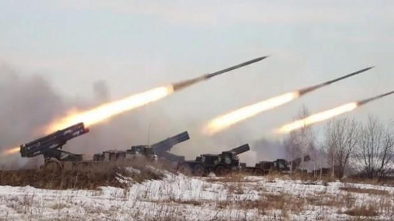 Rus ordusu birçok bölgede harekete geçti! Füzeler ateşlendi