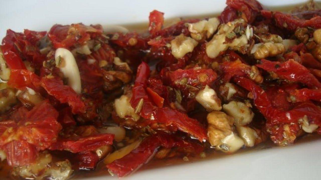 Kuru domates salatası tarifi